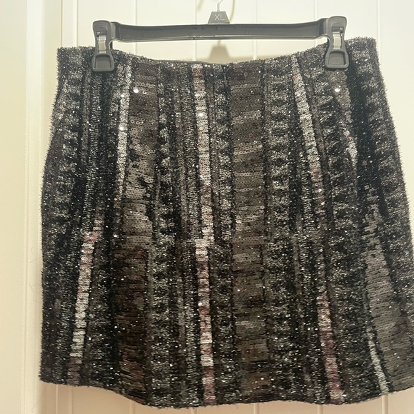 Black and silver sequin mini skirt - Picture 3 of 4